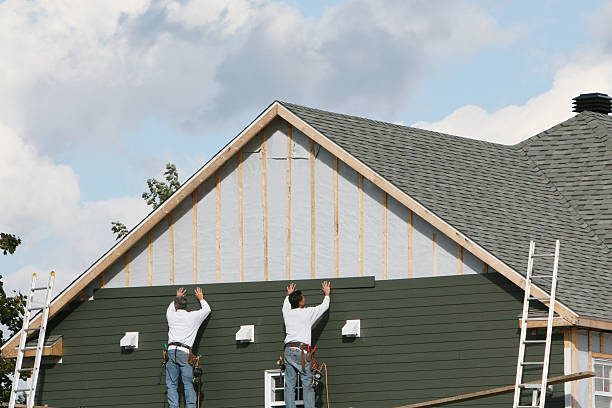 Professional Siding Replacement technician working in Little Mountain, SC